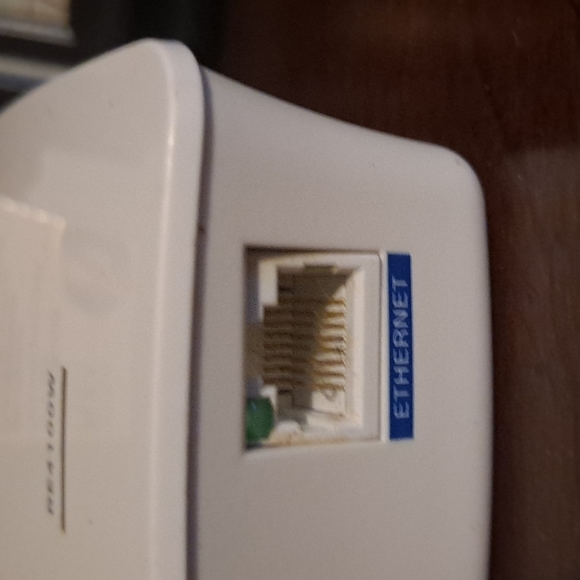 Linksys Max-Stream™ RE7000 AC1900 MU-MIMO Range Extender - Picture 3 of 4